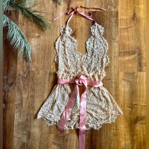 Lacey romper size M/L